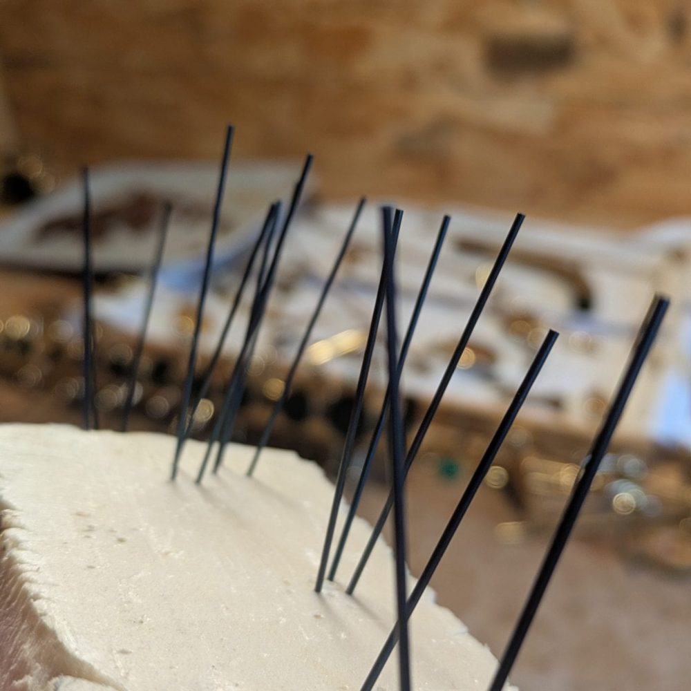 Ressorts aiguille à l'atelier Grain de Vent