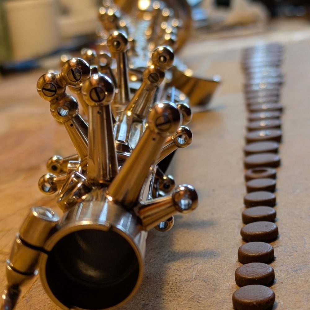 Soprano Selmer S80 série III avant retamponnage à l'atelier Grain de Vent